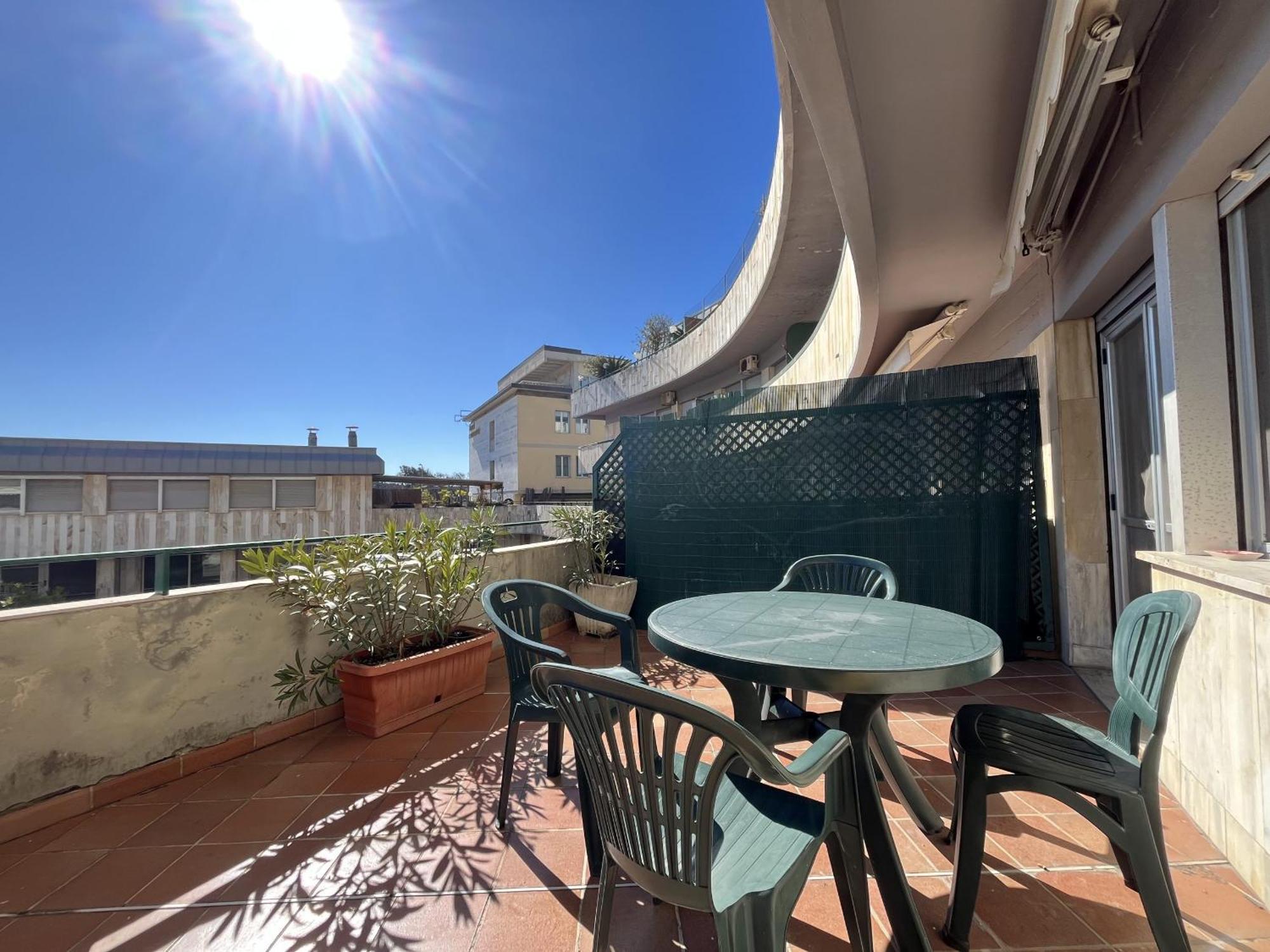Imperiale Apartment Tirrenia Eksteriør billede